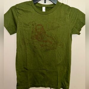 Green Sloth Print T-shirt
